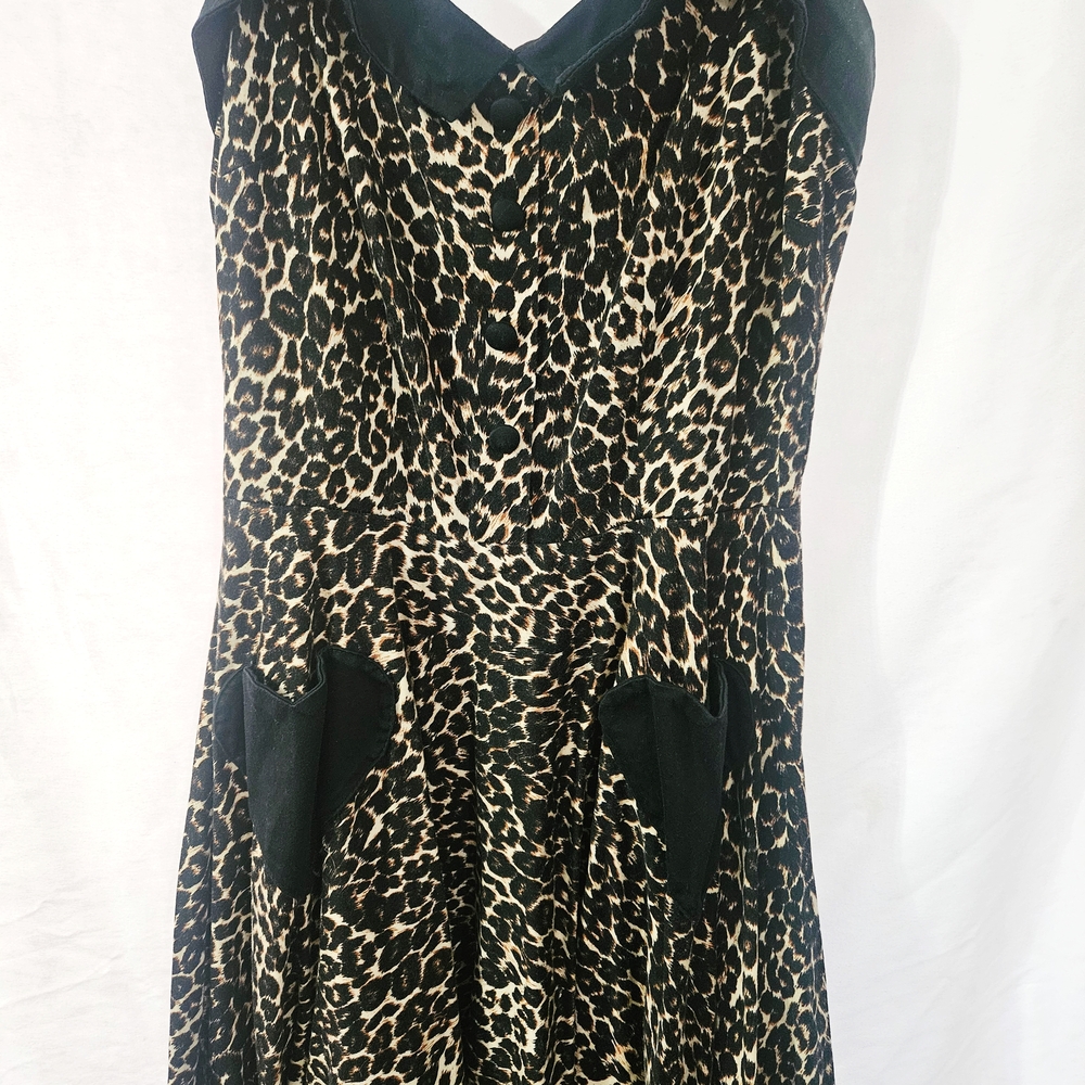 Medium Pinup Couture Pinup Girl Clothing Leopard Betty Heart Pockets GUC